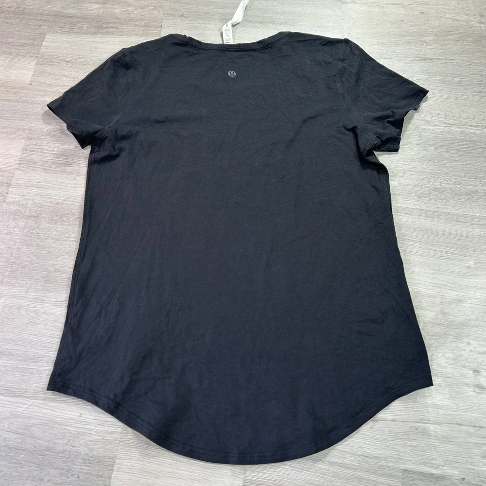 NWOT Lululemon Shirt Womens 6 Black Round Neck Stretch Ladies Tee